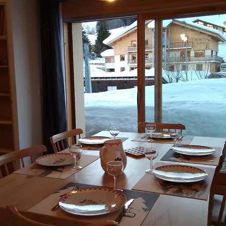 6 Pers, 3 Ch, Centre Village, Avec Wifi Et Poele A Granules - Fr-1-733-85 Apartment *